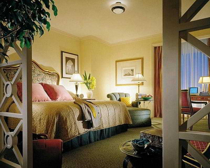 Four Seasons Cairo At The First Residence Giza Zimmer foto A guest room at the Hilton Anatole